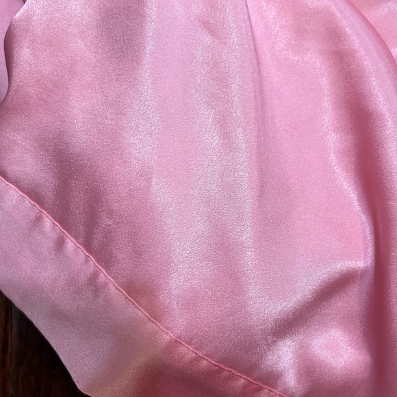 Limited Edition Victoria's Secret 2016 Pink Robe - Picture 11 of 16